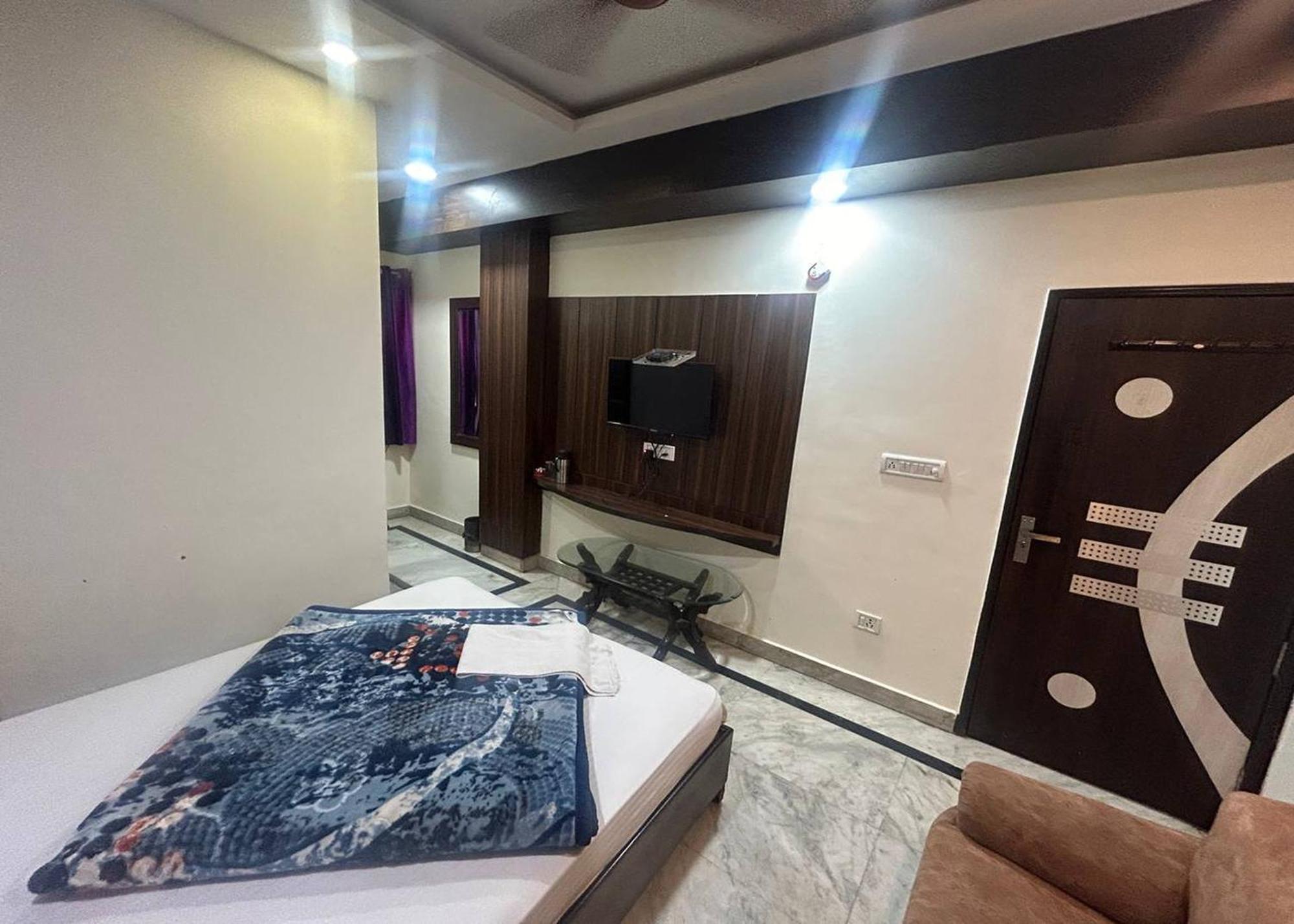 Mourya Deluxe 3* New Delhi