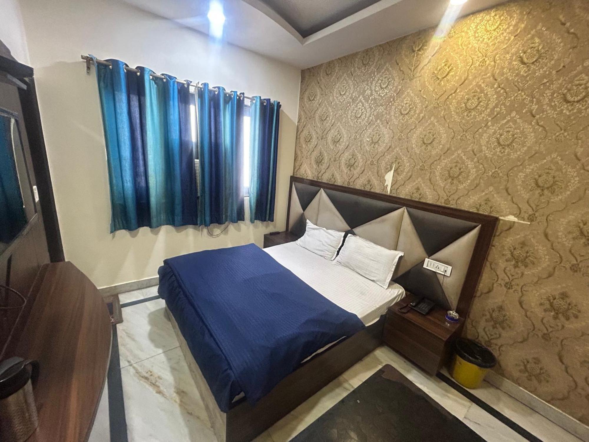Mourya Deluxe 3* New Delhi